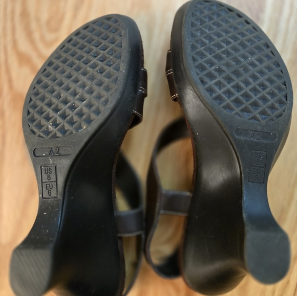 Brown wedge sandals - Picture 6 of 6